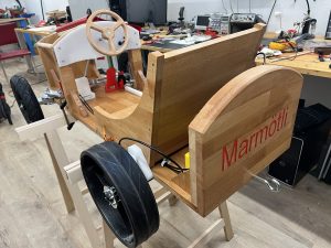 Rahmen und Antrieb des Kinder-Elektrofahrzeugs aus JuCad-Golftrolley