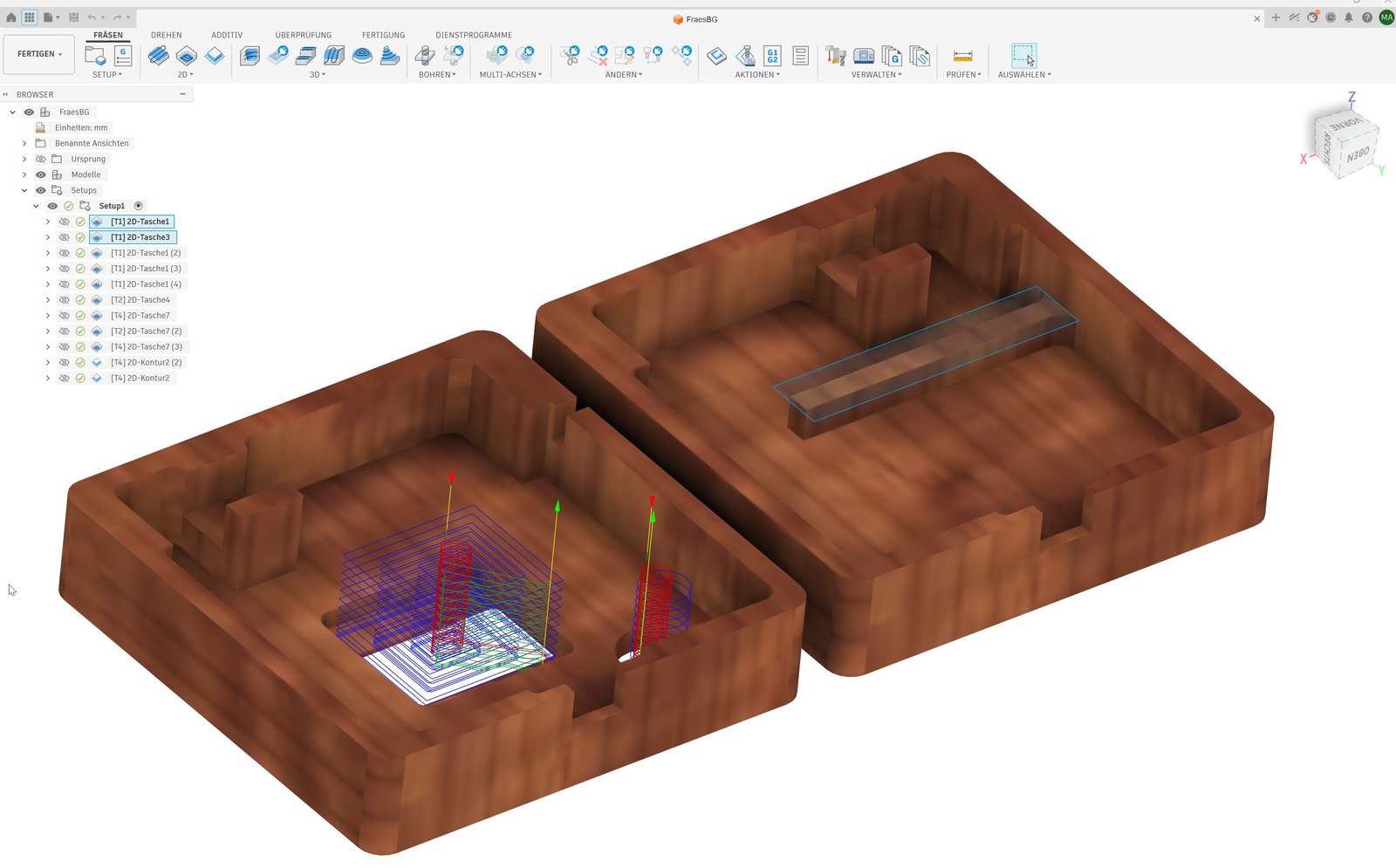 CAM-Bearbeitung in Fusion 360: berechnete Werkzeugwege für 2D-Taschen und Konturen an einem Holzgehäuse
